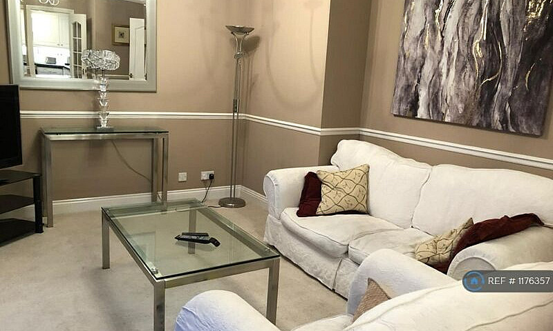 2 Bedroom Flat In Mo...