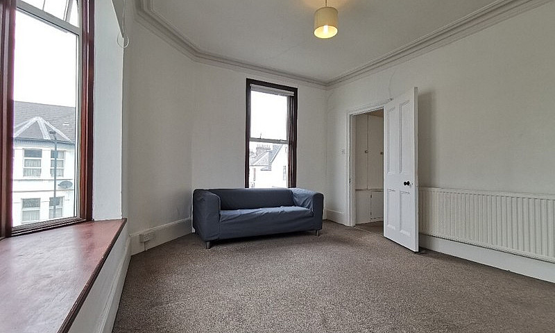 Large First Floor Fl...