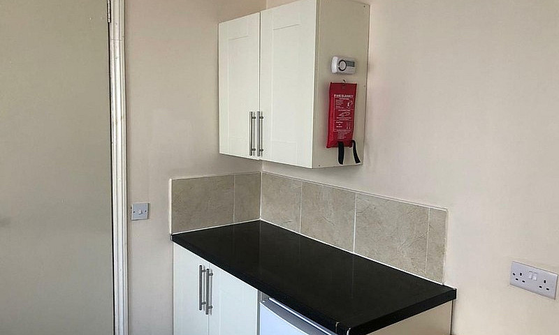 One Bed Studio Flat ...
