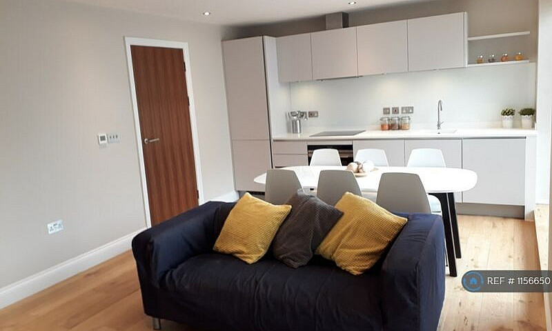2 Bedroom Flat In Fe...