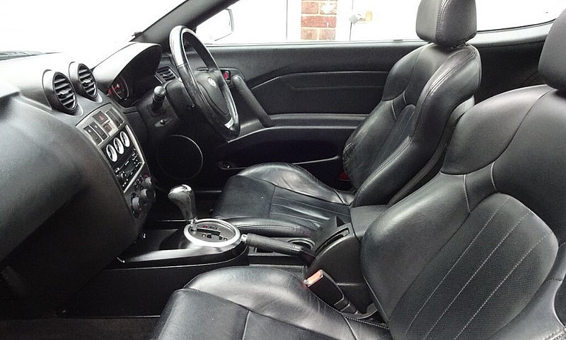 2004 Hyundai Coupe 2...