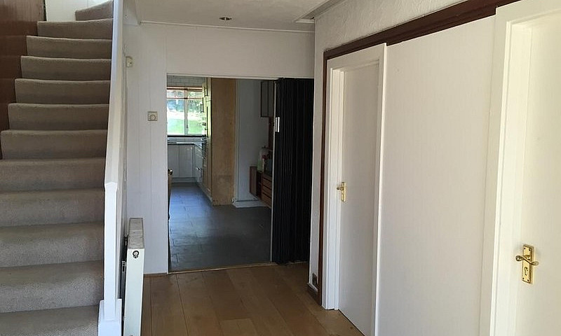 4-6 Bed House, 5 Min...