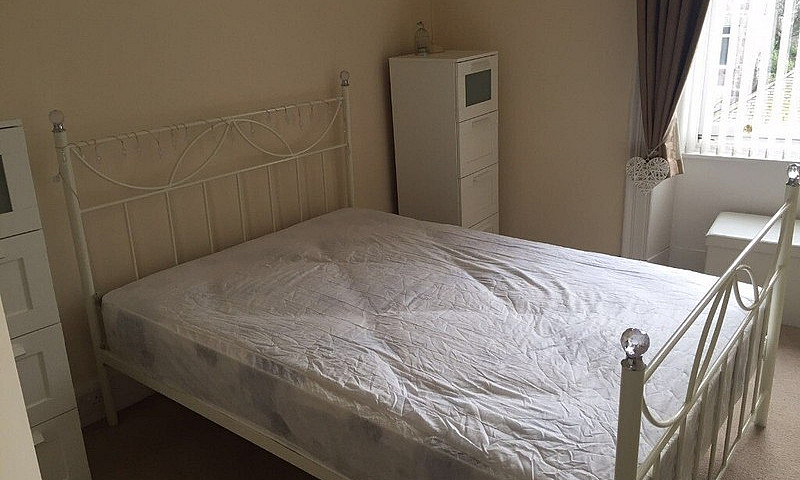 1 Bedroom Flat In Sk...