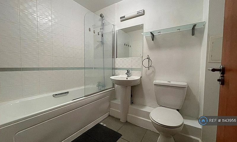 2 Bedroom Flat In Jo...
