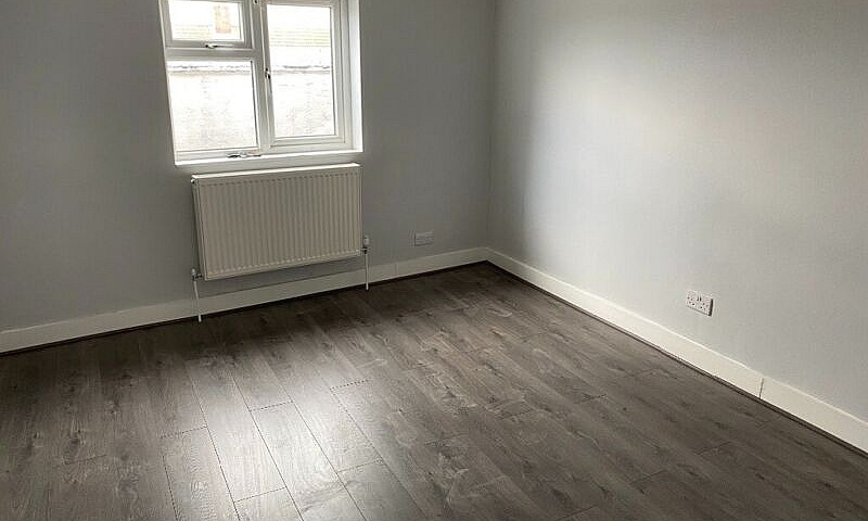 Newly Renovated 3 Be...