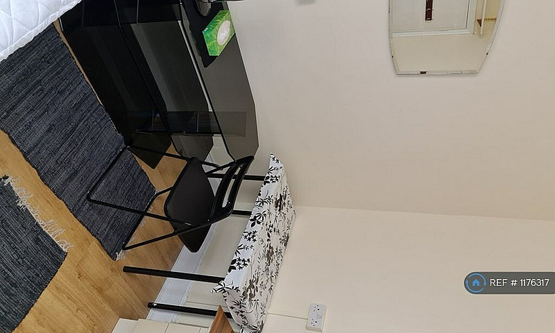 1 Bedroom In Forty L...