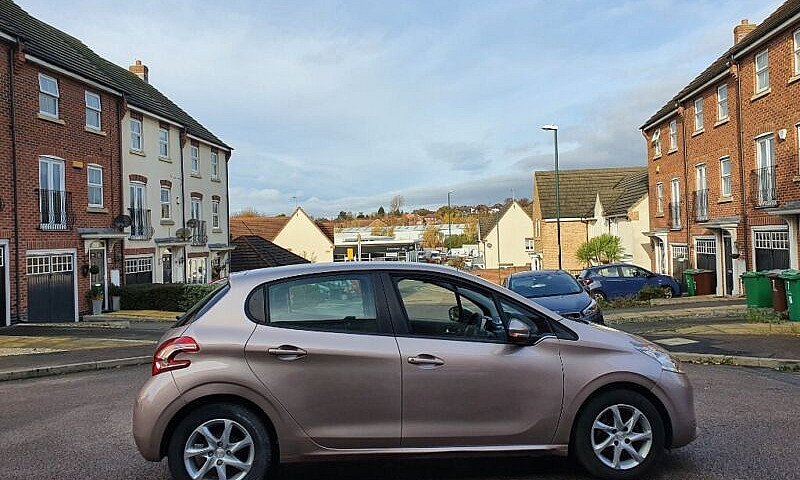 Peugeot 208 Active M...