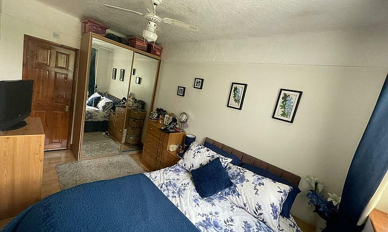 4 Bedroom House In H...