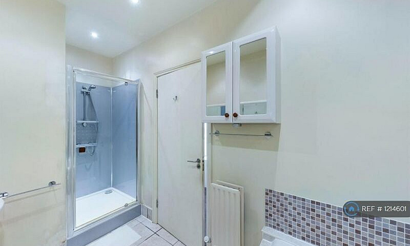 3 Bedroom Flat In Se...