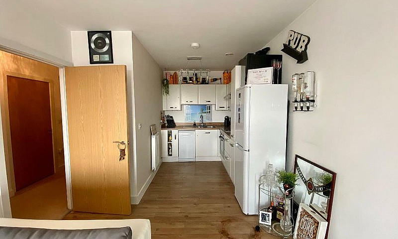 1 Bedroom Flat In 11...