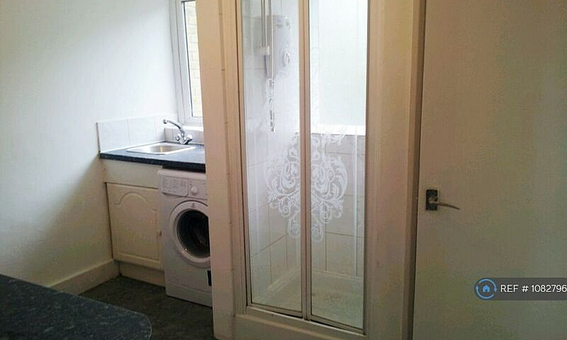 1 Bedroom Flat In Wi...
