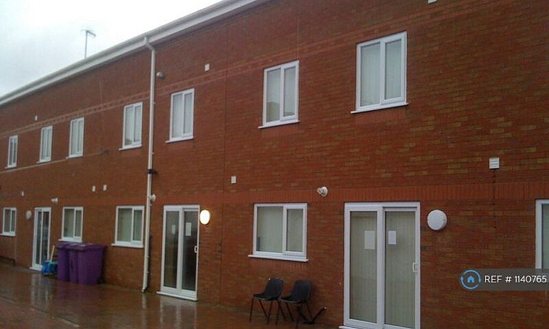 1 Bedroom In Window ...