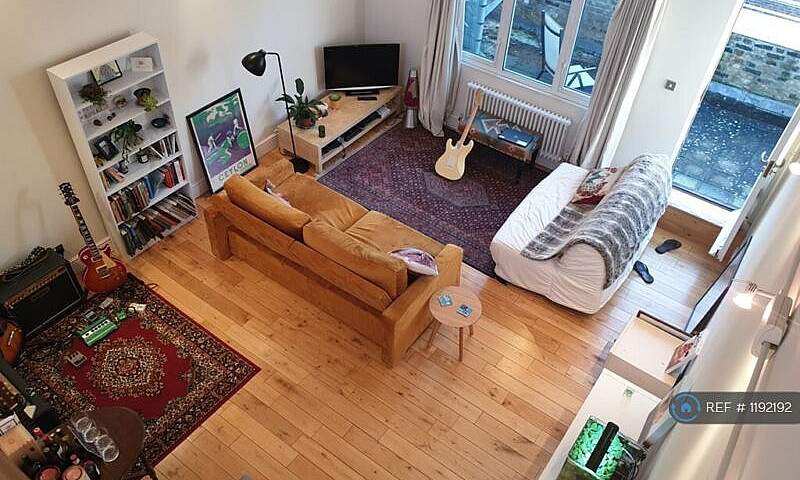 2 Bedroom Flat In Ke...