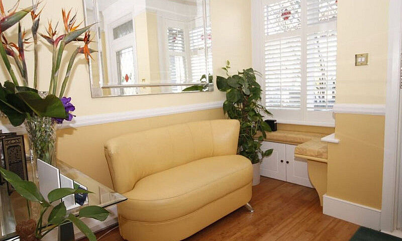 4 Bedrooms House To ...
