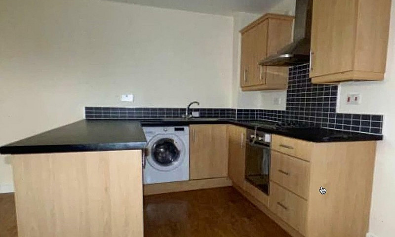 2 Bedroom Flat In Ka...