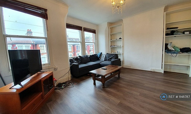 1 Bedroom Flat In Lo...