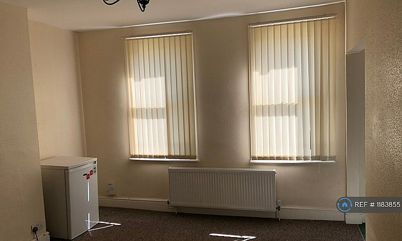1 Bedroom Flat In Cl...