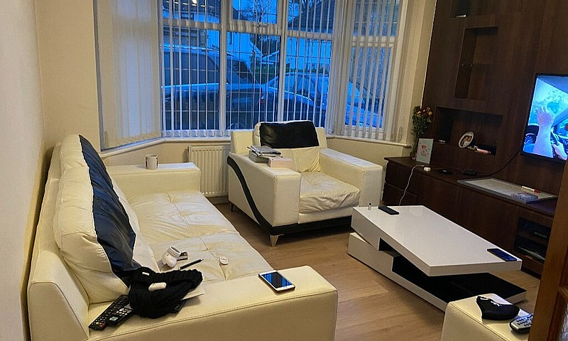 5/6 Bedroom House In...