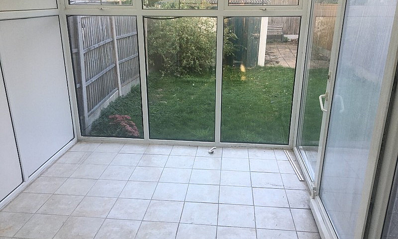 Three Bed House Clos...