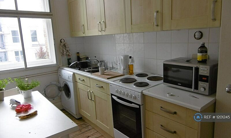 1 Bedroom Flat In Wa...