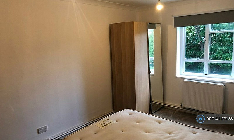 1 Bedroom In Park Ho...