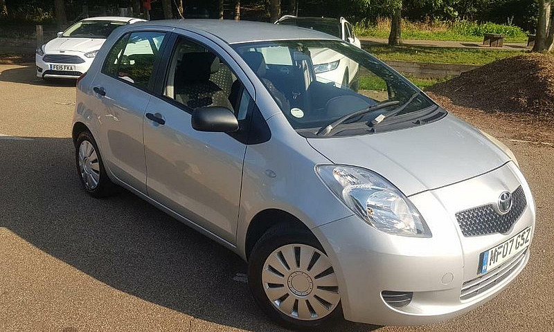 Toyota Yaris 1 Litre...
