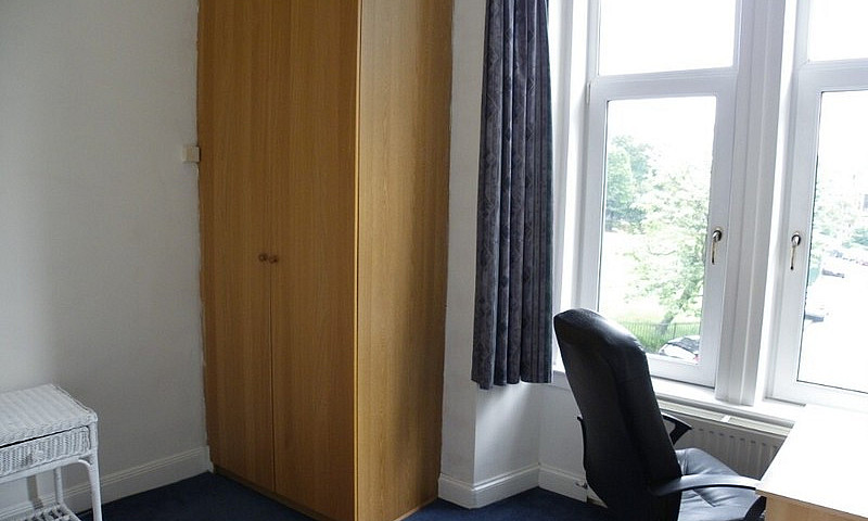 Flat To Let...