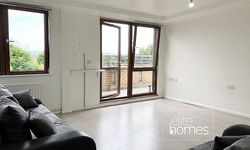 Large 1 Bedroom Top ...