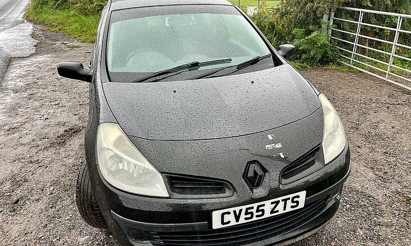 2005 Renault Clio 1....
