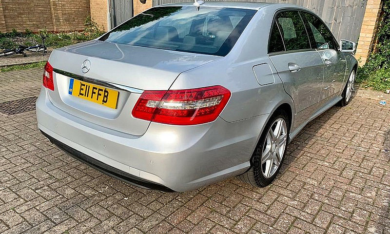 Mercedes-Benz E Clas...