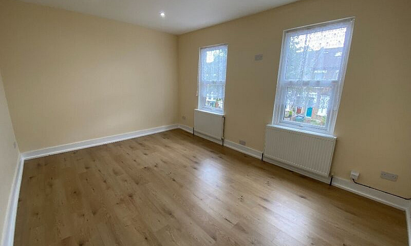 Newly Refurbished 3/...