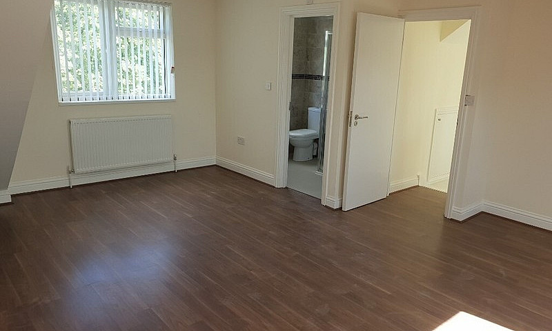 3 Bed 2 Bath Flat Fo...
