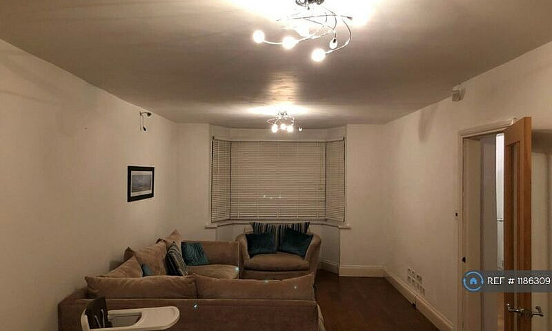 3 Bedroom House In B...
