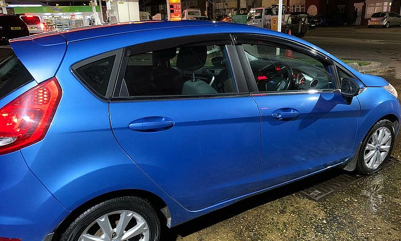 Automatic Ford Fiest...