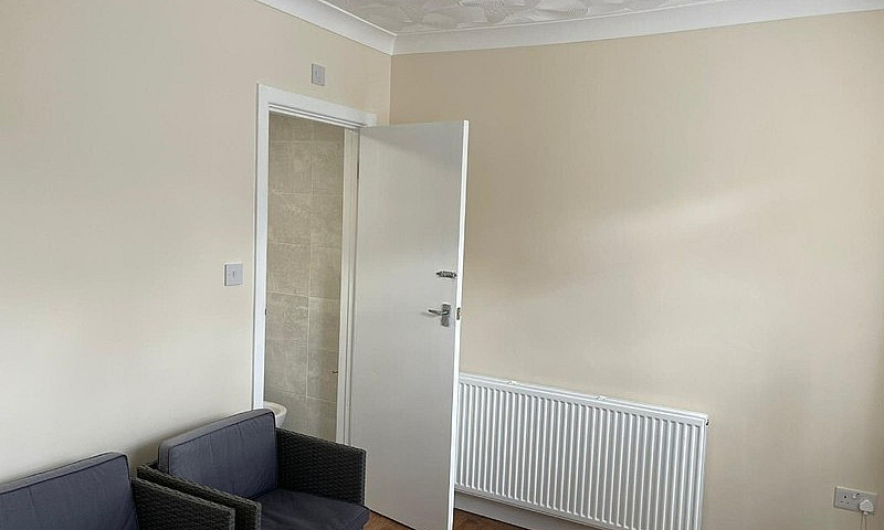 5 Bed Hmo For 6 To R...