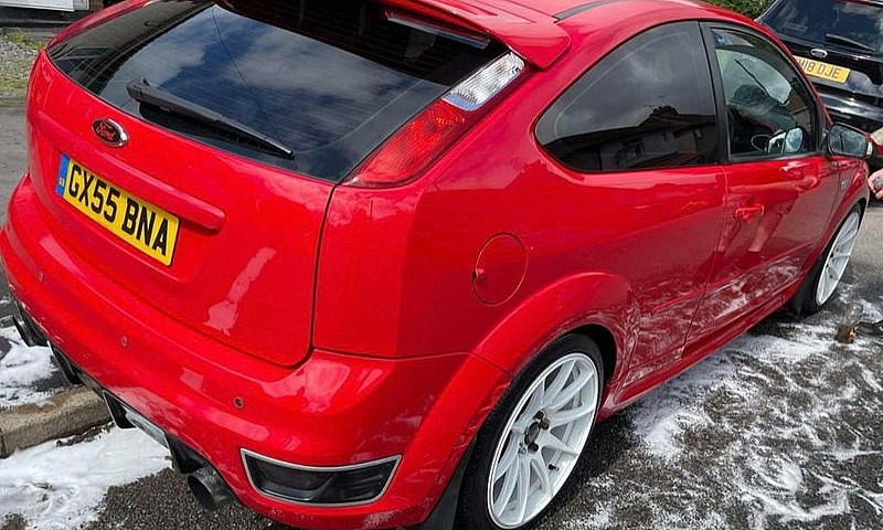 Ford Focus St-2 ...