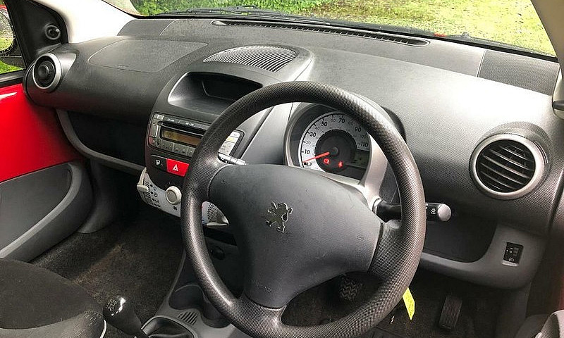 Peugeot 107 1.0 Petr...