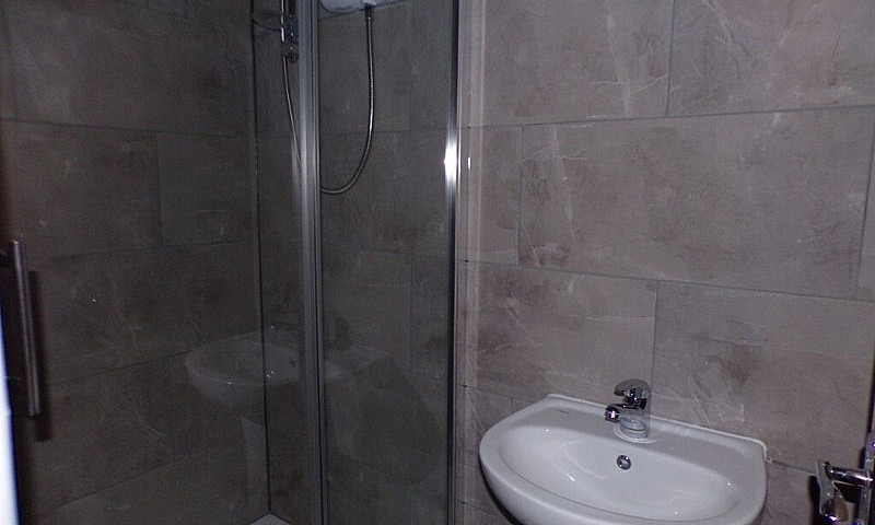 Studio Apartment, Le...