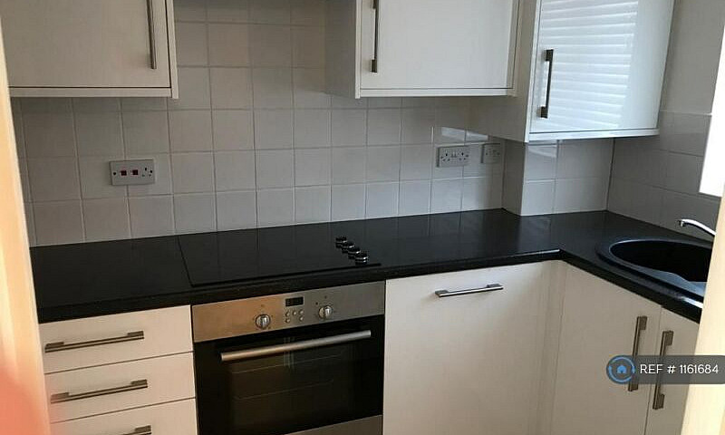 2 Bedroom House In S...