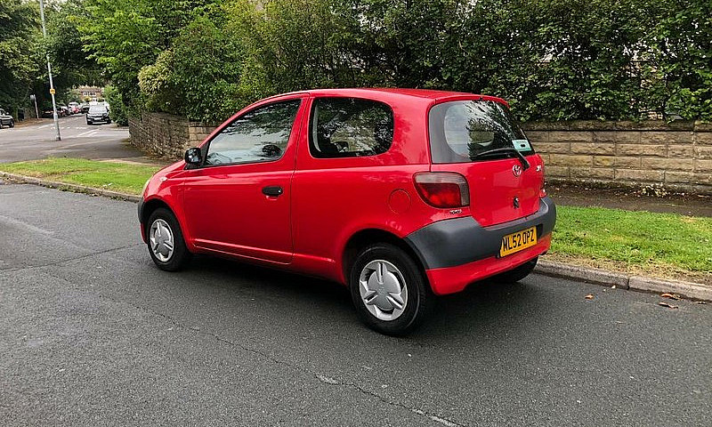 Toyota Yaris 1.0...