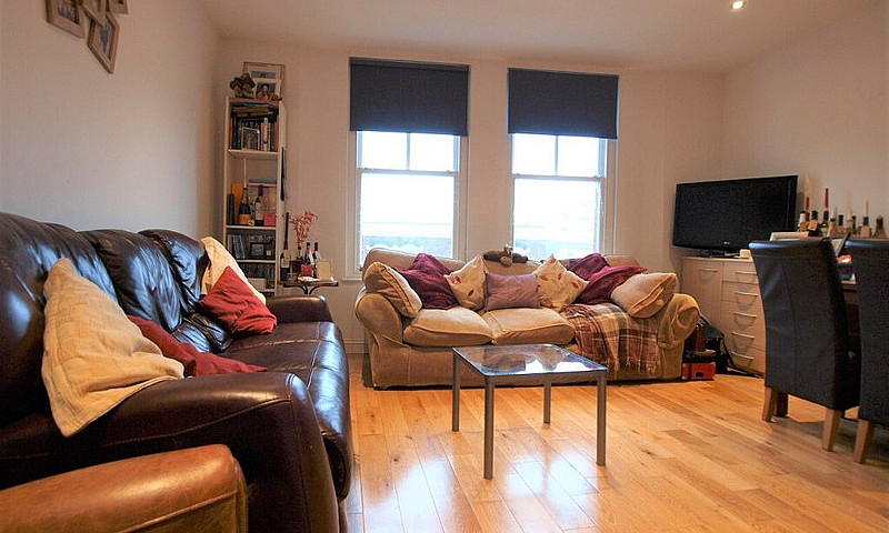 A Large 1 Bedroom Fl...
