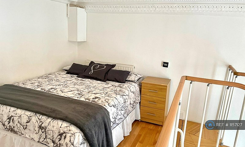 1 Bedroom Flat In Le...