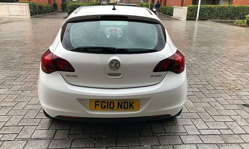 Vauxhall Astra Sri 1...