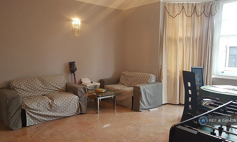 3 Bedroom Flat In Pa...