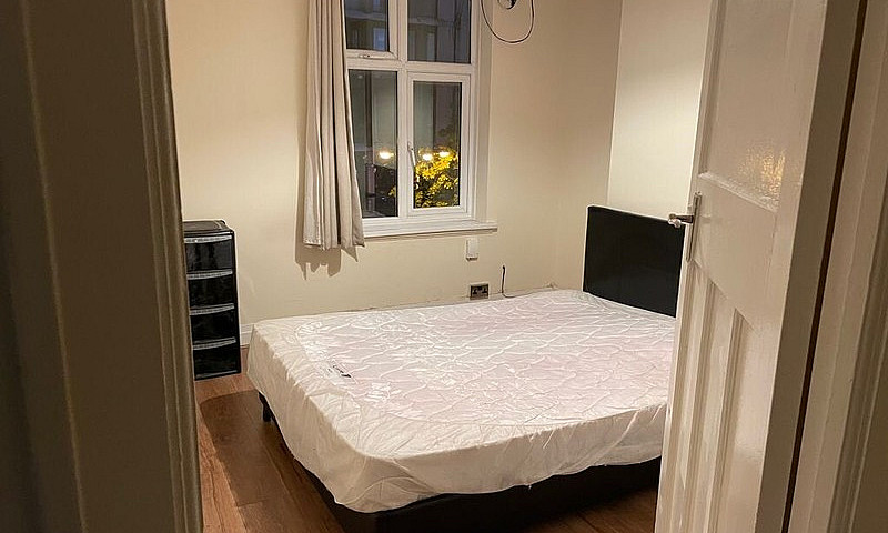 2 Bedroom Flat ...