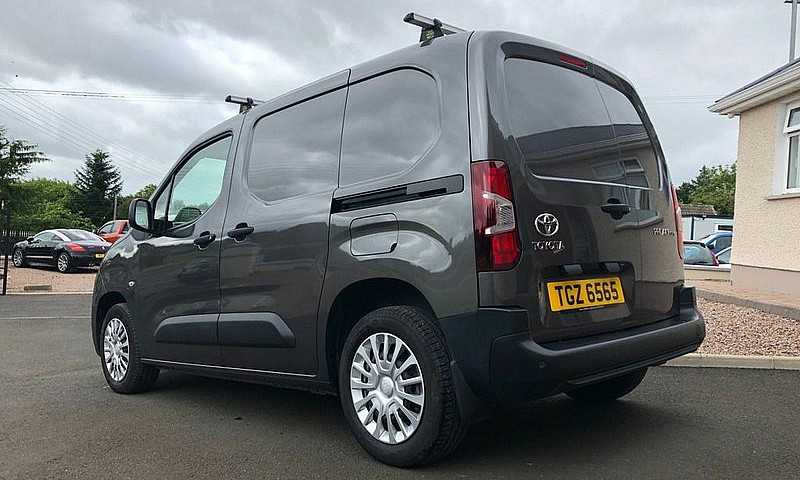2021 Toyota Proace C...