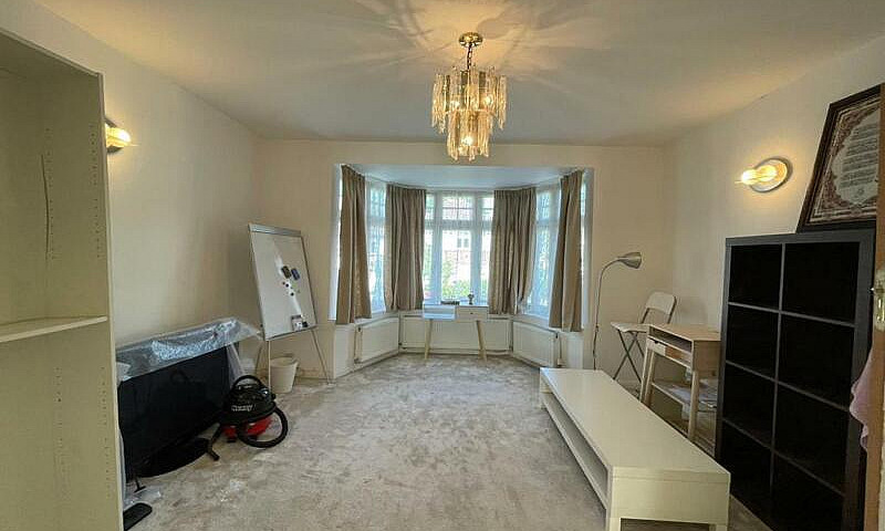 4 Bedroom House In C...