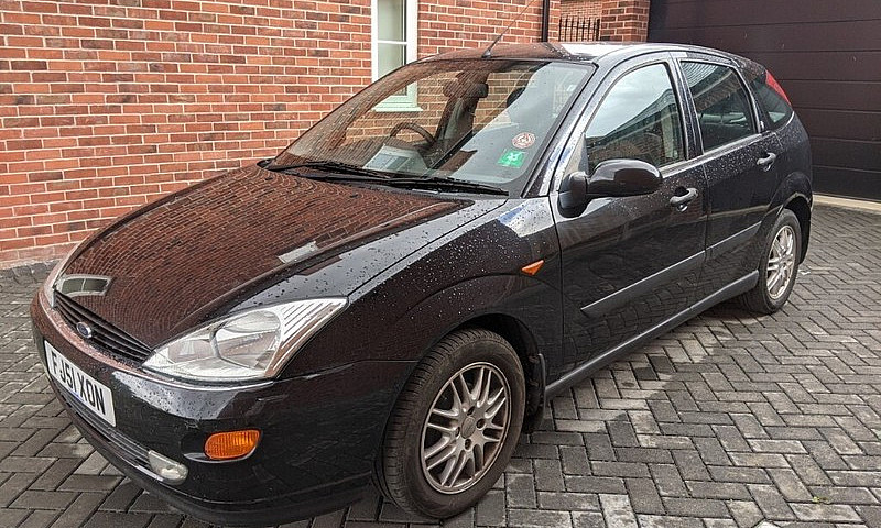 2001 Black Ford Focu...