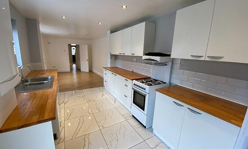Newly Refurbished 3/...