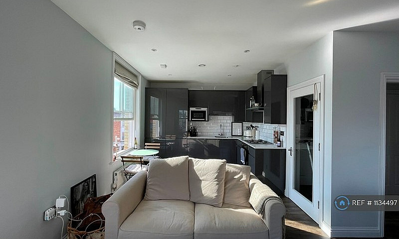 1 Bedroom Flat In Po...